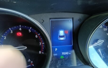 Toyota C-HR I рестайлинг, 2018 год, 1 900 000 рублей, 8 фотография