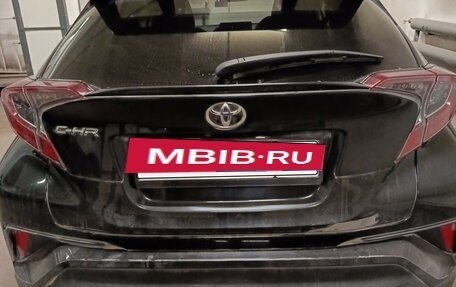 Toyota C-HR I рестайлинг, 2018 год, 1 900 000 рублей, 3 фотография