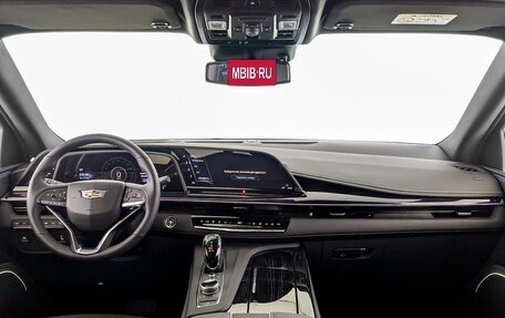 Cadillac Escalade V, 2023 год, 16 500 000 рублей, 10 фотография