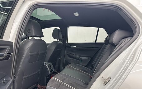 Volkswagen Golf VIII, 2023 год, 1 900 000 рублей, 11 фотография