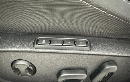 Volkswagen Golf VIII, 2023 год, 1 900 000 рублей, 13 фотография