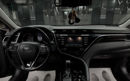 Toyota Camry, 2019 год, 2 950 000 рублей, 13 фотография