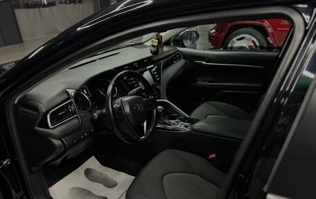 Toyota Camry, 2019 год, 2 950 000 рублей, 17 фотография