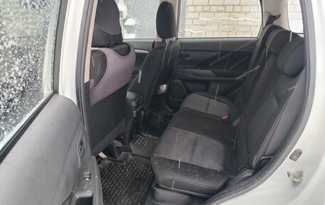 Mitsubishi Outlander III рестайлинг 3, 2015 год, 1 700 000 рублей, 4 фотография