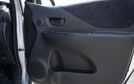 Toyota Ractis I, 2007 год, 470 000 рублей, 17 фотография