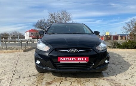 Hyundai Solaris II рестайлинг, 2013 год, 855 000 рублей, 3 фотография