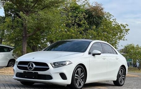 Mercedes-Benz A-Класс, 2022 год, 1 550 000 рублей, 1 фотография