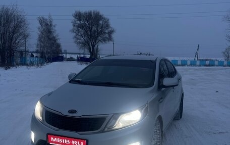 KIA Rio III рестайлинг, 2013 год, 750 000 рублей, 1 фотография