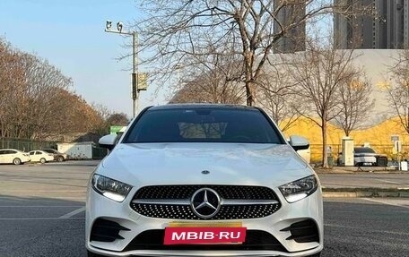 Mercedes-Benz A-Класс, 2021 год, 1 850 000 рублей, 2 фотография