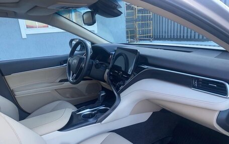 Toyota Camry, 2022 год, 3 350 000 рублей, 9 фотография