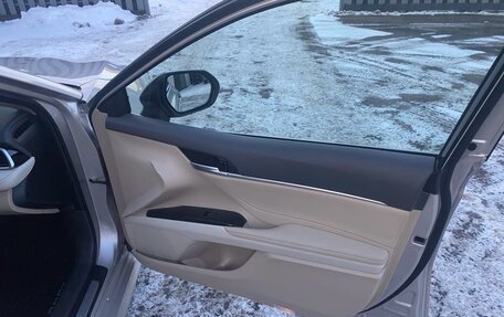 Toyota Camry, 2022 год, 3 350 000 рублей, 8 фотография