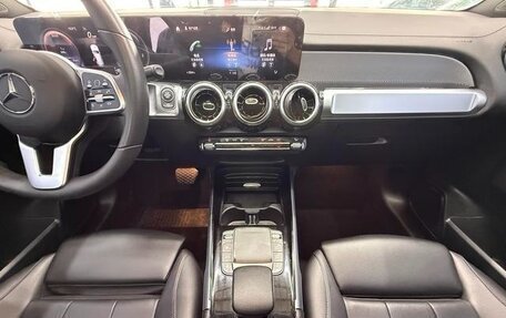 Mercedes-Benz GLB, 2021 год, 2 500 000 рублей, 10 фотография