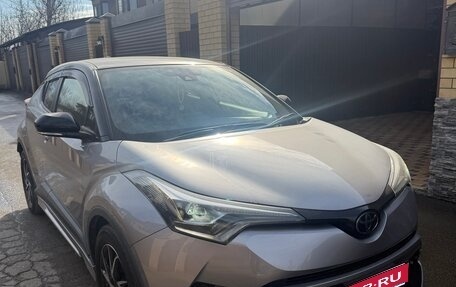 Toyota C-HR I рестайлинг, 2018 год, 2 430 000 рублей, 1 фотография