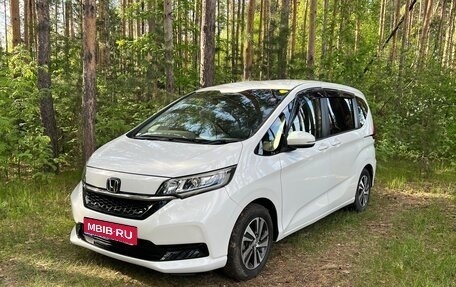 Honda Freed II, 2021 год, 1 849 000 рублей, 1 фотография