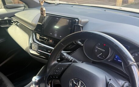 Toyota C-HR I рестайлинг, 2018 год, 2 430 000 рублей, 7 фотография