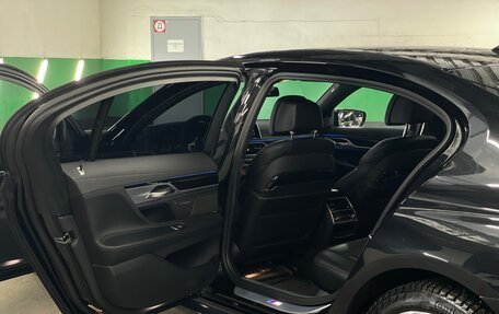 BMW 7 серия, 2018 год, 4 450 000 рублей, 8 фотография