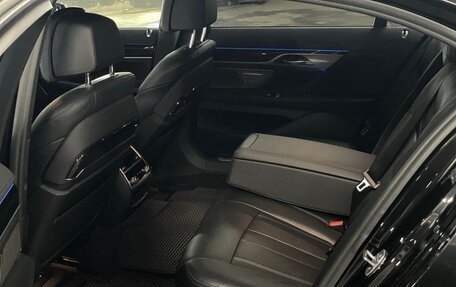 BMW 7 серия, 2018 год, 4 450 000 рублей, 9 фотография