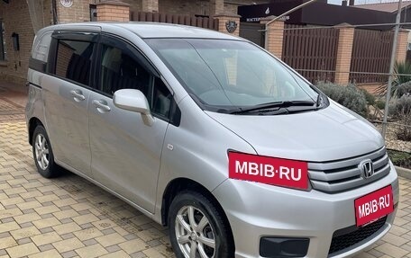 Honda Freed I, 2012 год, 1 350 000 рублей, 2 фотография