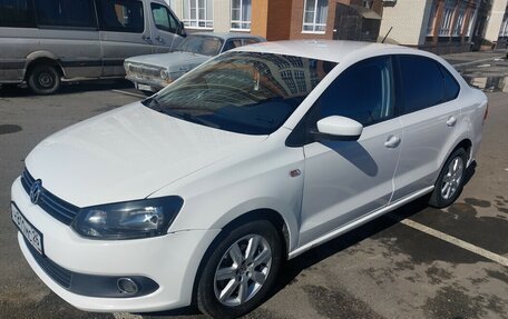 Volkswagen Polo VI (EU Market), 2013 год, 980 000 рублей, 2 фотография
