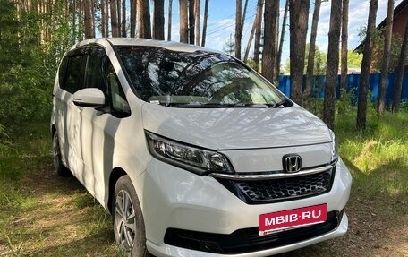 Honda Freed II, 2021 год, 1 849 000 рублей, 2 фотография