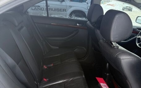 Toyota Avensis III рестайлинг, 2003 год, 630 000 рублей, 5 фотография