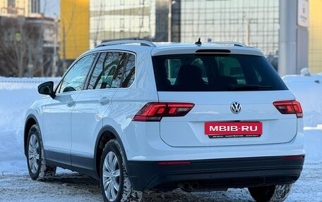 Volkswagen Tiguan II, 2018 год, 2 375 000 рублей, 3 фотография