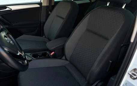 Volkswagen Tiguan II, 2018 год, 2 375 000 рублей, 17 фотография