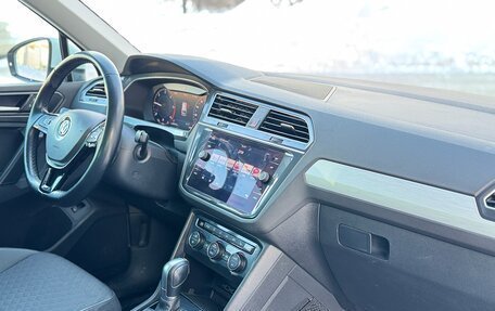 Volkswagen Tiguan II, 2018 год, 2 375 000 рублей, 15 фотография