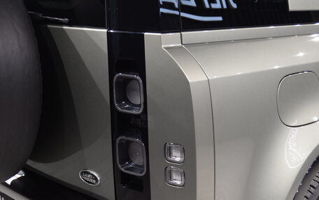 Land Rover Defender II, 2021 год, 7 690 000 рублей, 9 фотография