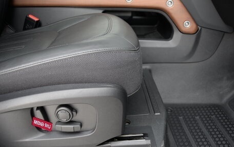 Land Rover Defender II, 2021 год, 7 690 000 рублей, 37 фотография