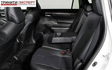 Toyota Highlander, 2025 год, 5 940 000 рублей, 26 фотография