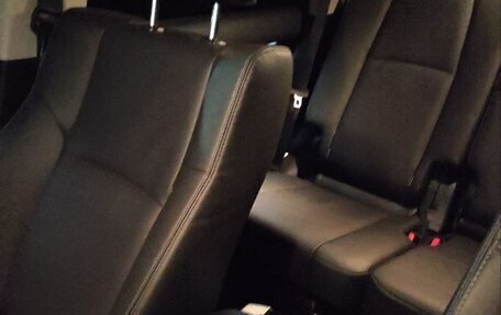 Toyota Land Cruiser Prado 150 рестайлинг 2, 2021 год, 7 300 000 рублей, 7 фотография