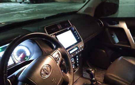 Toyota Land Cruiser Prado 150 рестайлинг 2, 2021 год, 7 300 000 рублей, 6 фотография