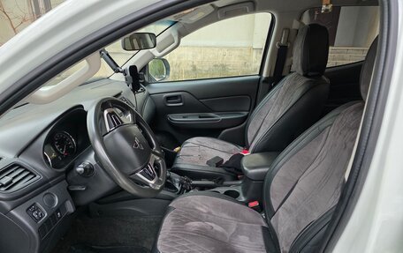 Mitsubishi L200 IV рестайлинг, 2022 год, 3 900 000 рублей, 6 фотография