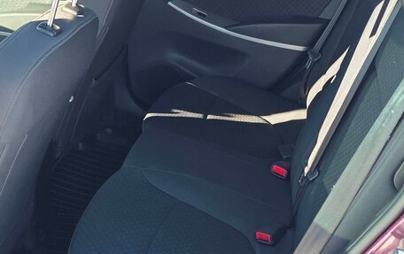 Hyundai Solaris II рестайлинг, 2012 год, 700 000 рублей, 11 фотография