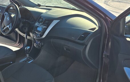 Hyundai Solaris II рестайлинг, 2012 год, 700 000 рублей, 10 фотография