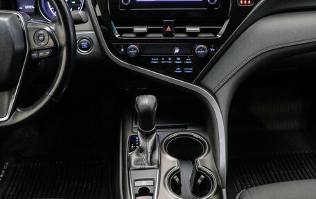 Toyota Camry, 2021 год, 2 690 000 рублей, 9 фотография