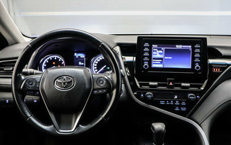 Toyota Camry, 2021 год, 2 690 000 рублей, 8 фотография