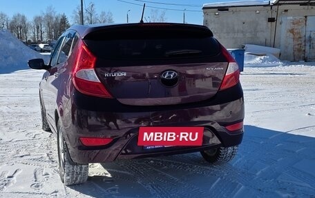 Hyundai Solaris II рестайлинг, 2012 год, 700 000 рублей, 5 фотография