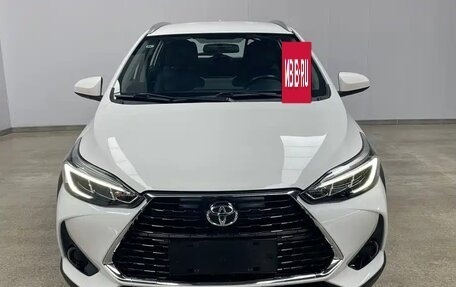 Toyota Yaris XP150 рестайлинг, 2022 год, 1 640 000 рублей, 2 фотография