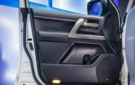 Toyota Land Cruiser 200, 2011 год, 3 303 000 рублей, 15 фотография