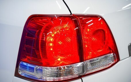 Toyota Land Cruiser 200, 2011 год, 3 303 000 рублей, 21 фотография