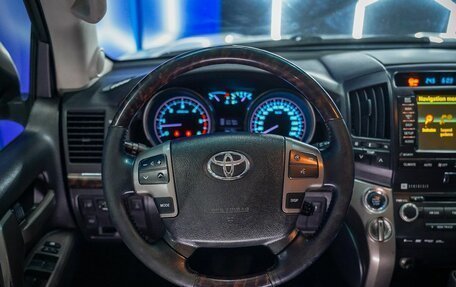 Toyota Land Cruiser 200, 2011 год, 3 303 000 рублей, 31 фотография