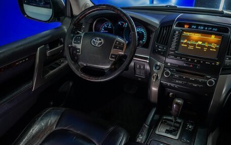 Toyota Land Cruiser 200, 2011 год, 3 303 000 рублей, 30 фотография
