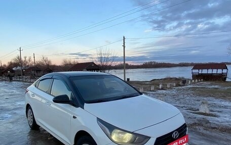 Hyundai Solaris II рестайлинг, 2018 год, 850 000 рублей, 2 фотография