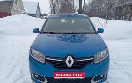 Renault Sandero II рестайлинг, 2015 год, 800 000 рублей, 2 фотография