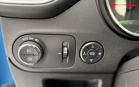 Opel Crossland X I, 2019 год, 2 000 000 рублей, 24 фотография