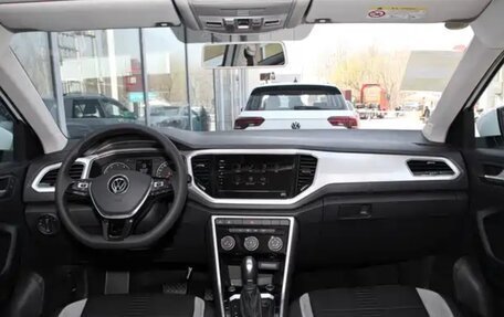 Volkswagen T-Roc I, 2022 год, 1 950 000 рублей, 5 фотография