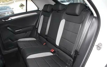 Volkswagen T-Roc I, 2022 год, 1 950 000 рублей, 8 фотография