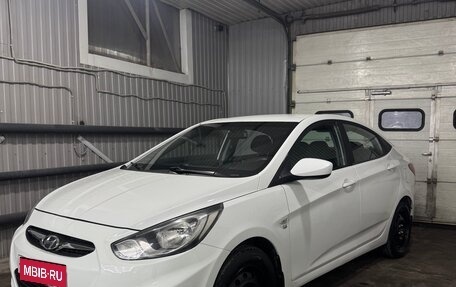 Hyundai Solaris II рестайлинг, 2013 год, 795 000 рублей, 1 фотография